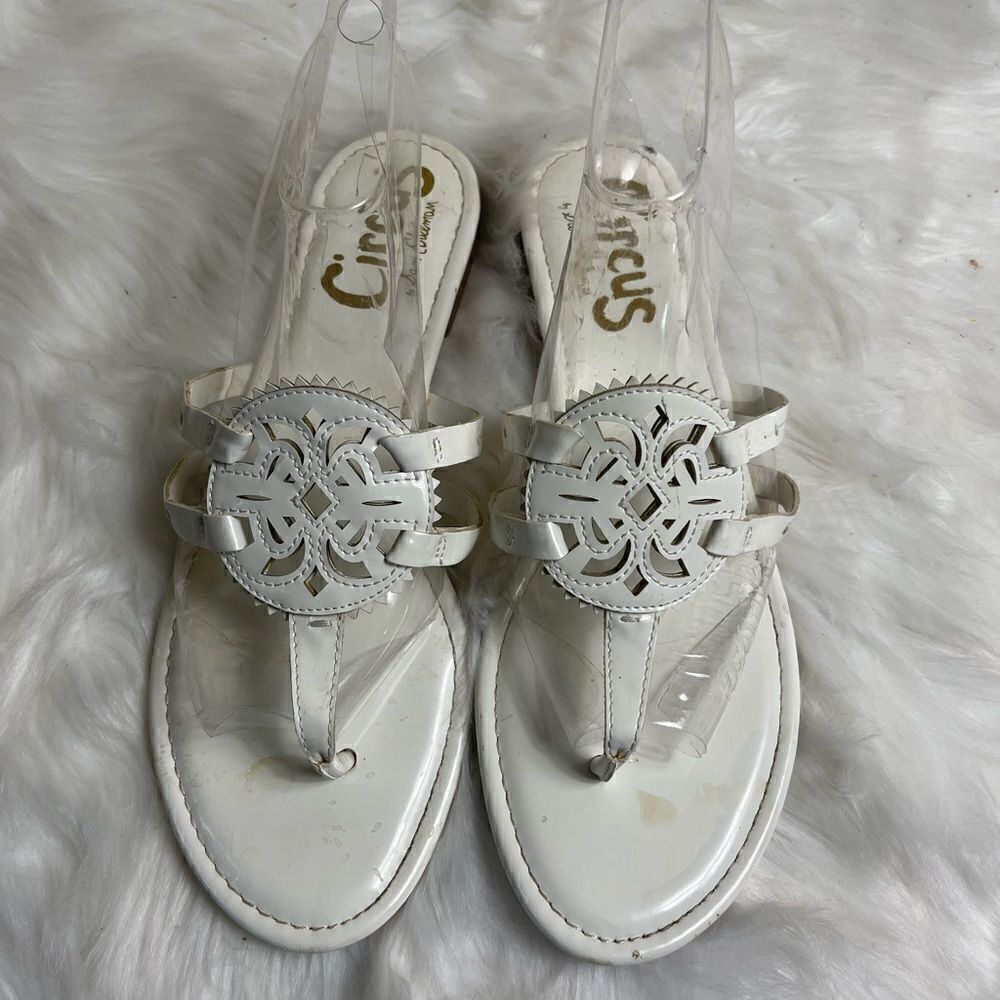 Circus by Sam Edelman medallion cut out white thong sandals size 11
